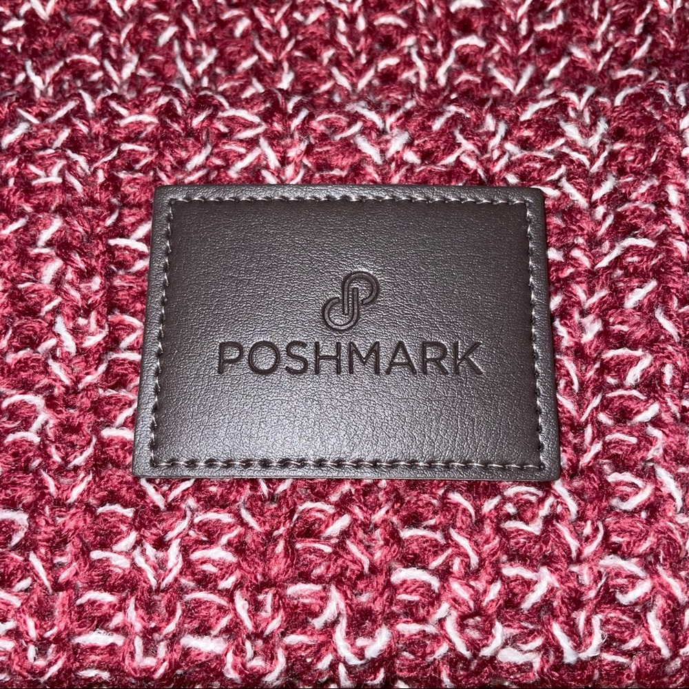 ⭐️ Poshmark pom pom knit beanie poshfixings burgundy - Picture 3 of 3